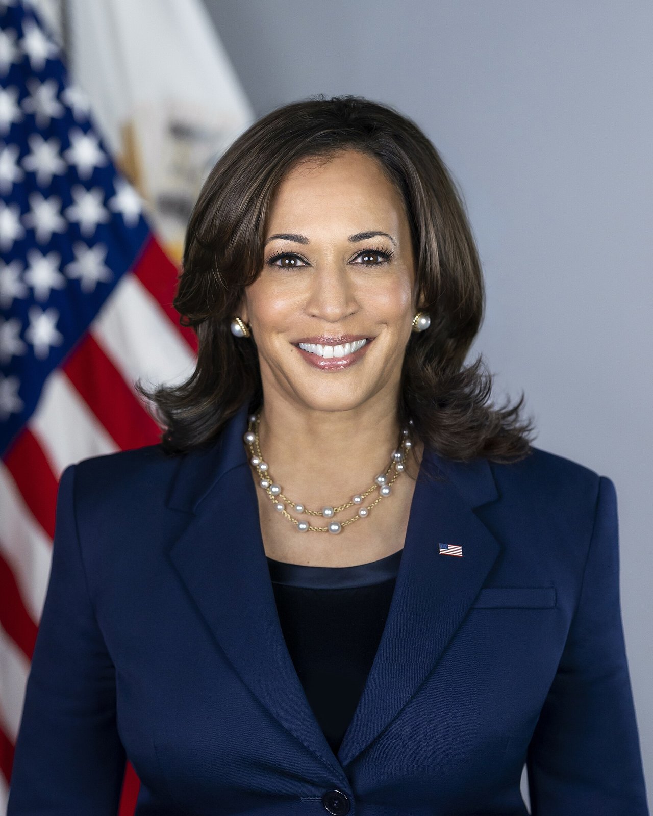 Kamala Harris official vice-presidential portrait.